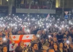 Gruzijā 10 tūkstoši cilvēku protestē pret tā saucamo "Krievijas likumu"