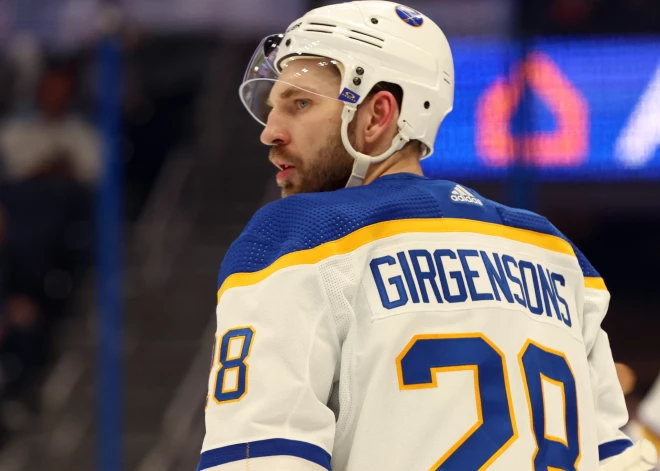 Girgensonam rezultatīva piespēle "Sabres" uzvarā