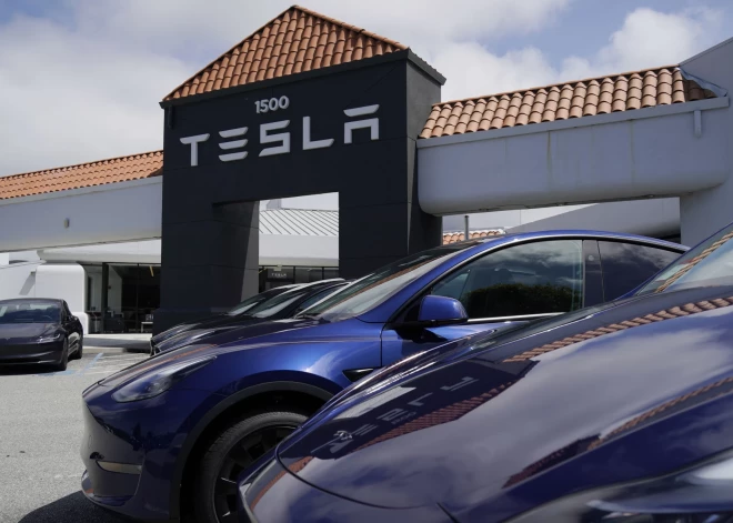 "Tesla" likvidēs 10% darbavietu