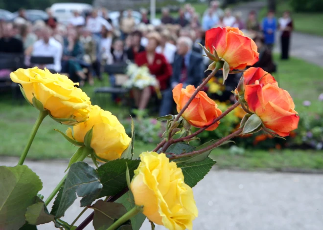 Skolotāju dienu turpmāk atzīmēs 5.oktobrī, lemj Saeimas komisija