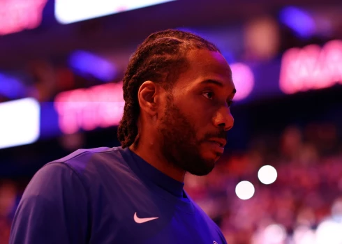 Viens no labākajiem NBA uzbrucējiem Kavai Lenards.