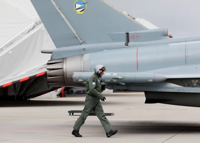 Militārais gaisa kuģis "Eurofighter" NATO Baltijas gaisa telpas patrulēšanas misijas mediju dienas laikā Nacionālo bruņoto spēku militārajā bāzē "Lielvārde".