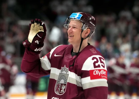 Pieredzējušais Latvijas hokeja izlases centra uzbrucējs Andris Džeriņš.