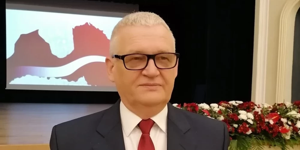 No darba atbrīvots Rēzeknes novada izpilddirektors Troška un Sociālā dienesta vadītāja Strankale