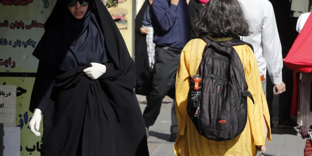 Irānas tikumības policija pastiprina islāma ģērbšanās noteikumu pārbaudes