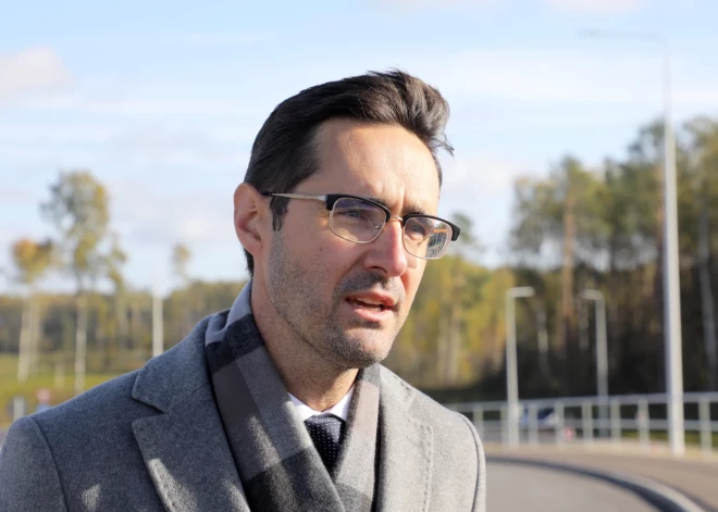 Денег на дороги в Латвии нет - хорошо бы сохранить старые, про новые можно не мечтать