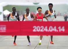 VIDEO: Pekinas pusmaratons beidzas ar pamatīgu skandālu un četru ātrāko sportistu diskvalifikāciju