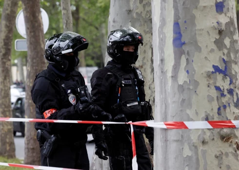 "Es nāku atriebt brāli!" Parīzē aizturēts vīrietis, kurš draudēja uzspridzināt Irānas konsulātu