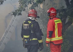 "Она была похожа на мертвеца": из горящей квартиры в Сигулде спасатели вынесли женщину