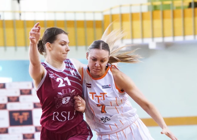 Latvijas sieviešu basketbola čempionāta finālsērijas otrā spēle starp "TTT Rīga" un "Rīgas Stradiņa universitātes" komandām "Daugavas sporta namā".