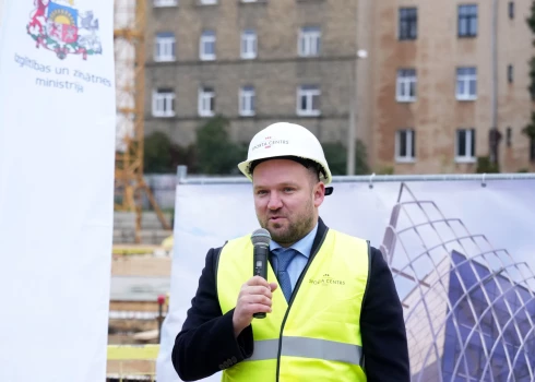 "Все огородники должны это понимать": президент ЛФФ высказался о строительстве стадиона на Луцавсале