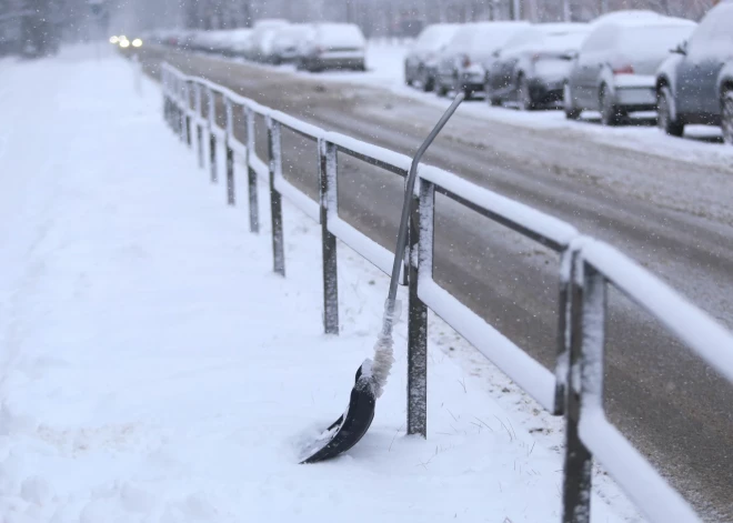 Autovadītāji pirmdien varēs izmantot "sniega biļetes"