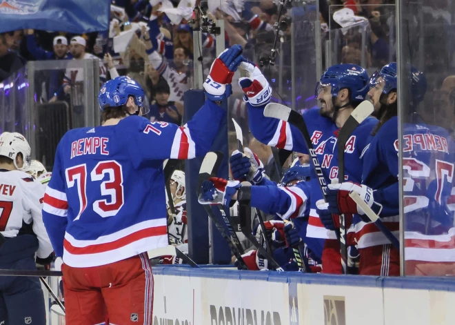"Rangers" pārliecinoši pieveic "Capitals"; "Jets" un "Avalanche" sarīko uguņošanu