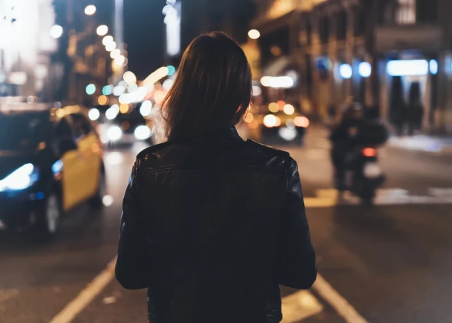 "Он смело сделал это в самом центре Риги": пассажиркам попался таксист-извращенец