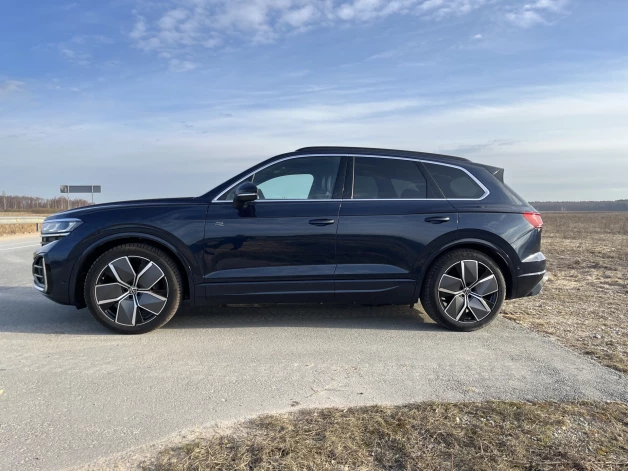 "Volkswagen Touareg".