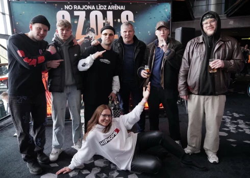 FOTO, VIDEO: ļaudis bauda latviešu hiphopa zvaigznes Ozola koncertfilmas "No rajona līdz arēnai" pirmizrādi kinoteātrī "Forum Cinemas"