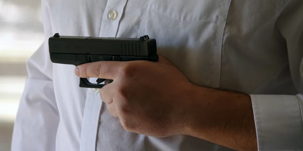 Tenesī likumdevēji nolemj ļaut skolotājiem nēsāt pistoles