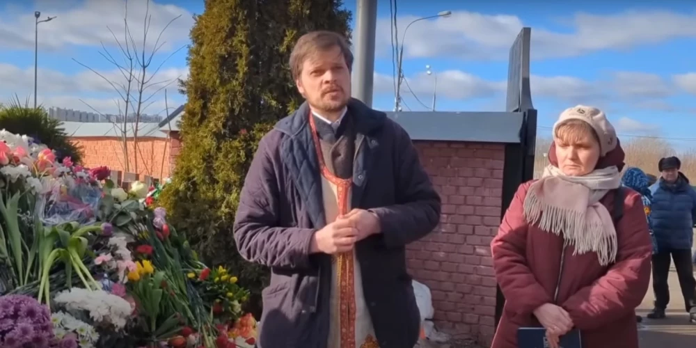 В России наказали священника, который провел панихиду по Навальному