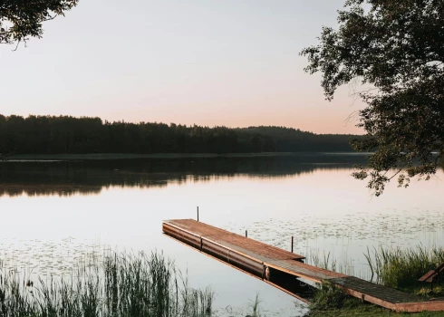 Недвижимость на берегу озера: как выбрать идеальный дом?
