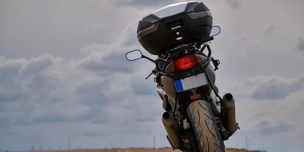 Житель Видземе купил за 3000 евро мотоцикл по объявлению в интернете, но не получил его