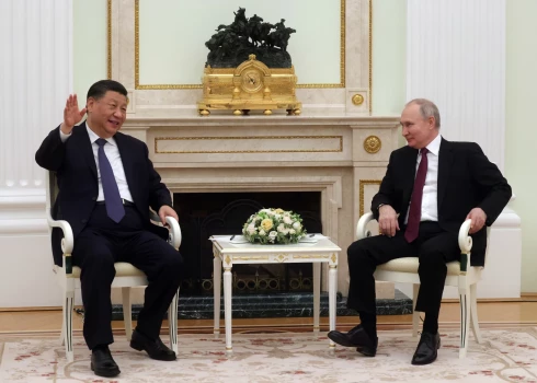 Putins dosies uz Ķinu