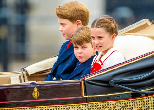 Velsas prinča Viljama un princeses Ketrīnas bērni - princis Džordžs, princis Luiss un princese Šarlote.