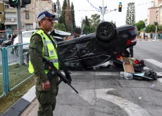 VIDEO: automašīna apmet kūleni! Izraēlas nacionālās drošības ministrs ievainots autoavārijā