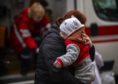 TEKSTA TIEŠRAIDE. Krievijas karš Ukrainā: pēc Baltkrievijas čekas vadītāja draudiem Kijivā steidzami evakuē divas slimnīcas, tostarp bērnu slimnīcu