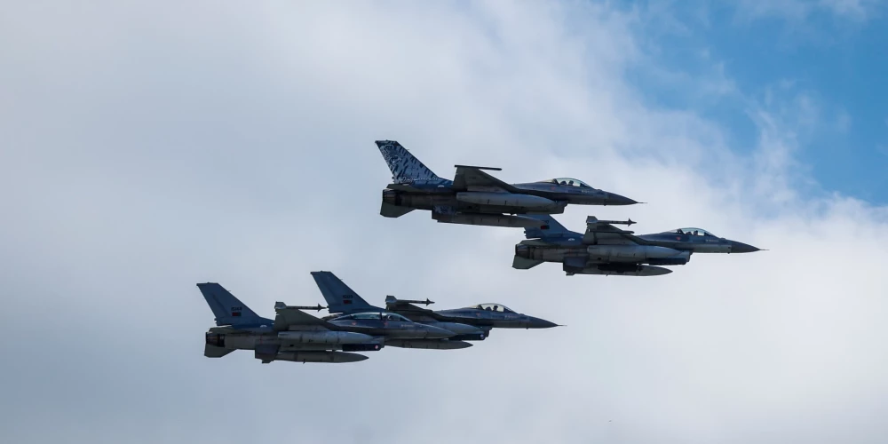 Beļģija plāno piegādāt Ukrainai F-16 iznīcinātājus jau šogad