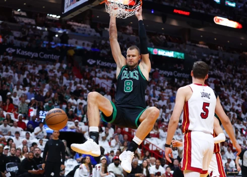 Porziņģis ar 18 punktiem palīdz "Celtics" sērijā atgūt vadību
