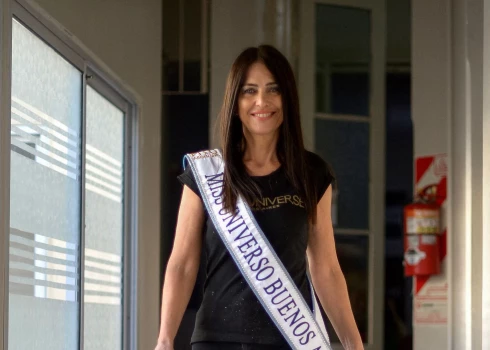 В 60 лет выглядит на 40! "Мисс Вселенная Буэнос-Айрес" раскрыла секрет молодости - и у нее стоит поучиться