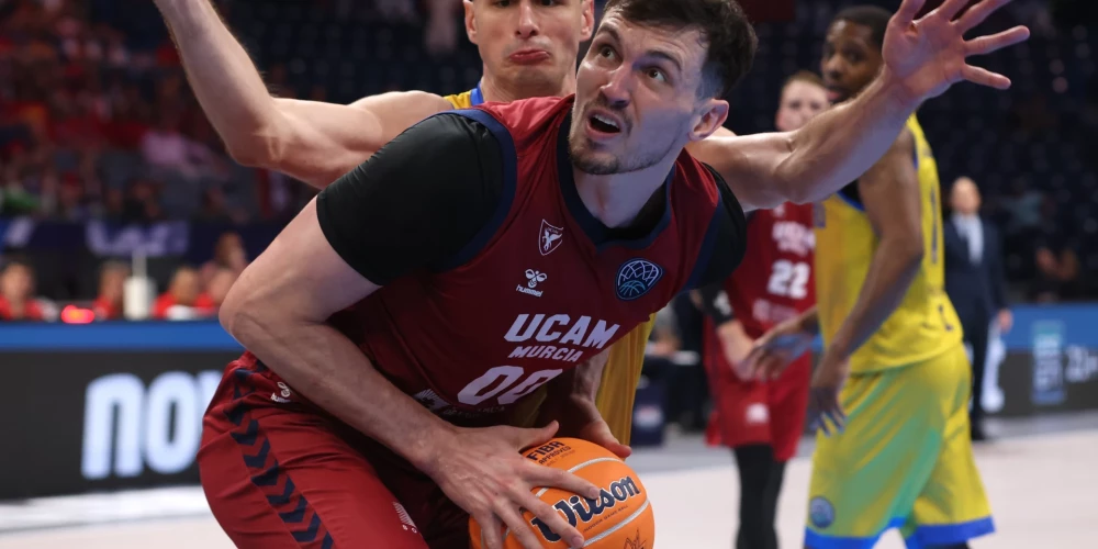 Rodions Kurucs cīnās par FIBA Čempionu līgas bronzas medaļām