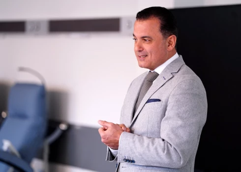 Хосам Абу Мери.