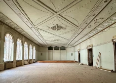 FOTO: turpinās slavenā Vāgnera teātra atjaunošanas darbi Vecrīgā