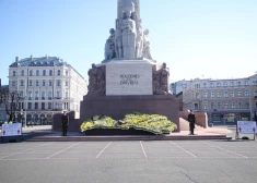 Возложение цветов, торжественное заседание, Праздник белой скатерти: как Латвия отметит 4 мая