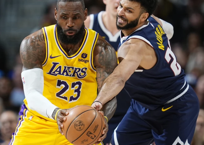 "Nuggets" ar pēdējo sekunžu metienu aizsūta Lebronu Džeimsu un "Lakers" atvaļinājumā; "Thunder" izslēdz "Pelicans"