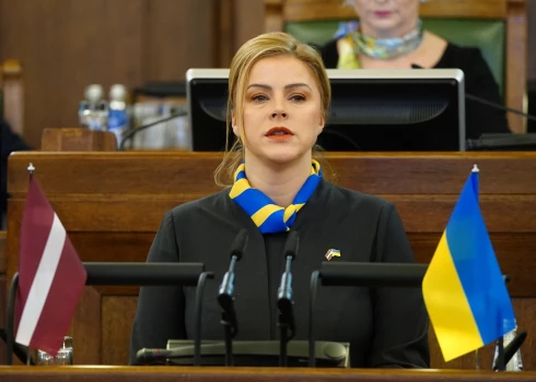 Siliņa: "Latvija Ukrainai nosūtīs pretgaisa aizsardzības lielgabalu"