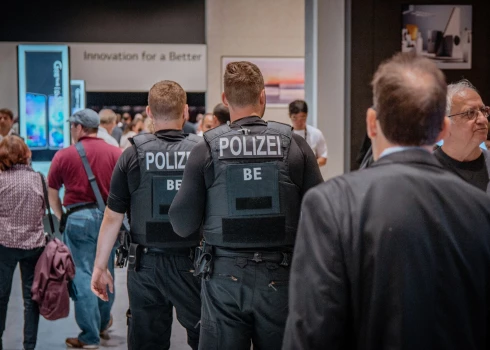 Darba svētkos Berlīnes ielās patrulēs vairāk nekā 5500 policistu