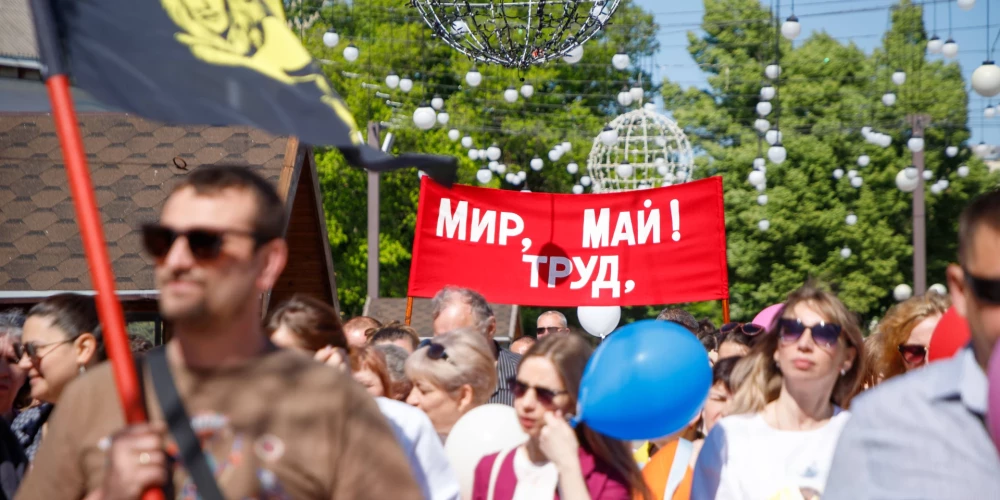 "Miers, darbs, maijs?" Krievija 1. maija svinību lozungos vairs neizmanto vārdu "miers"
