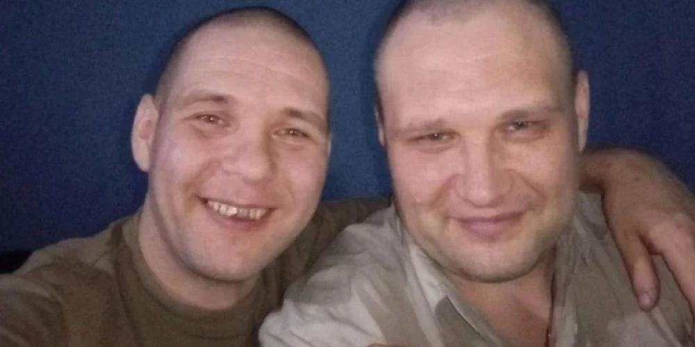 Встреча нелюдей! Российские каннибал и маньяк-расчленитель сделали совместное фото на войне в Украине