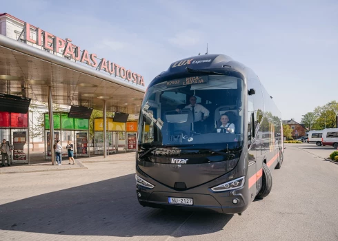 Foto: "Lux Express" atklāj pasažieru komercpārvadājumus maršrutā Liepāja-Rīga