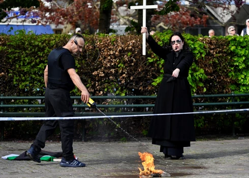 Korāna dedzināšana Malmē (foto: Scanpix / EPA)