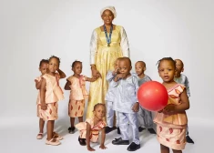 Первые в мире выжившие девять близнецов празднуют свой третий день рождения