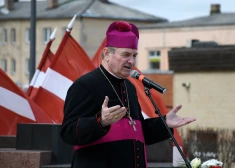 Свобода - это когда рядом не страдает другой человек: епископ призвал жителей Латвии не воевать друг с другом