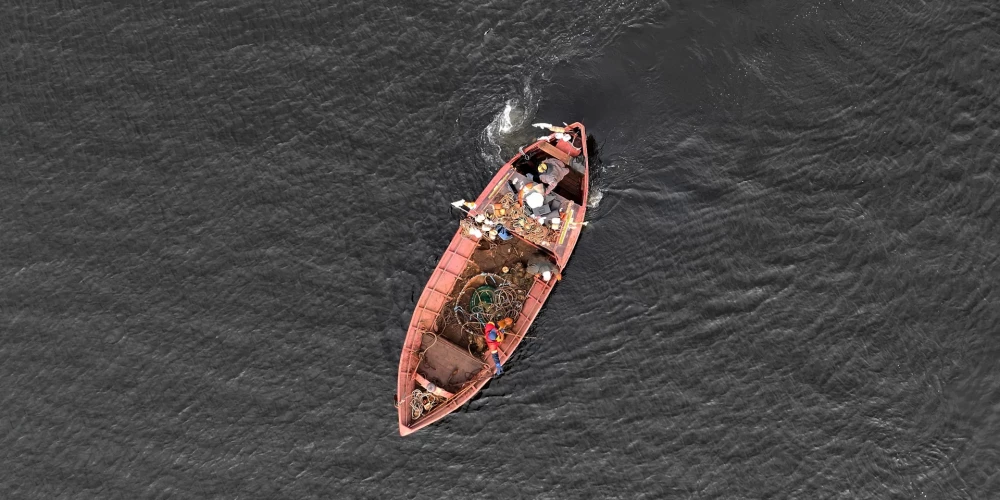 Ogres novadā un Kuldīgā no upēm izglābti divi cilvēki ar laivu