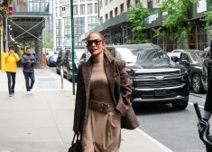 50 оттенков коричневого: стильную Дженнифер Лопес папарацци подловили в Нью-Йорке