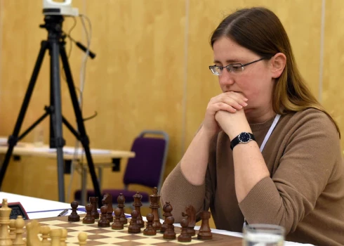 Bērziņa apsteidz Reiznieci-Ozolu, kļūstot par pieckārtēju Latvijas čempioni šahā