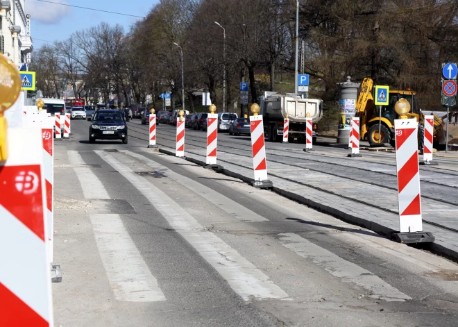 Palielinās autoceļu būvdarbu apjoms; apkopots, kur šobrīd ir lielākie satiksmes ierobežojumi