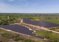 Foto: Kalkūnes pagastā atklāta lielākā saules elektrostacija Latvijā