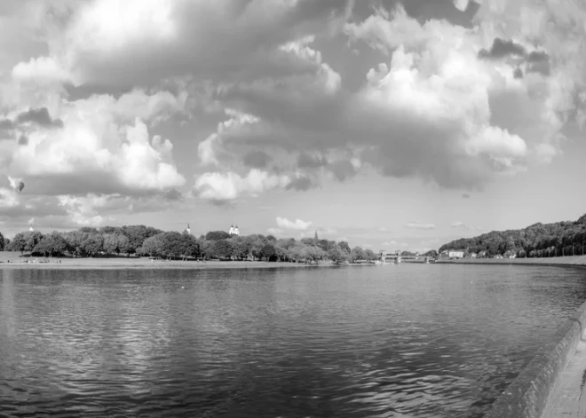 Traģiskas ziņas Kauņā no tilta nolēkušās studentes lietā: viņas ķermeni upe izskalojusi Krievijā